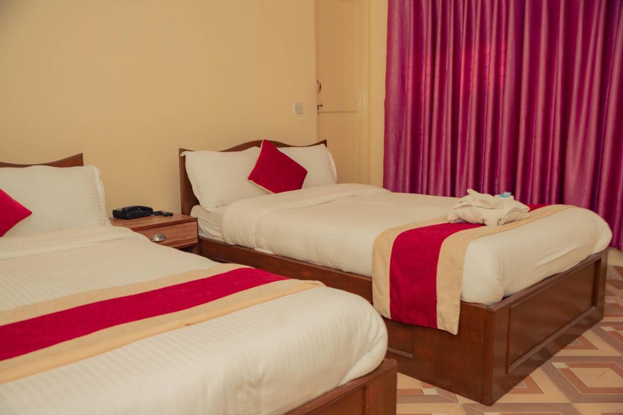 Hotel Lake Shadow Покхара Экстерьер фото